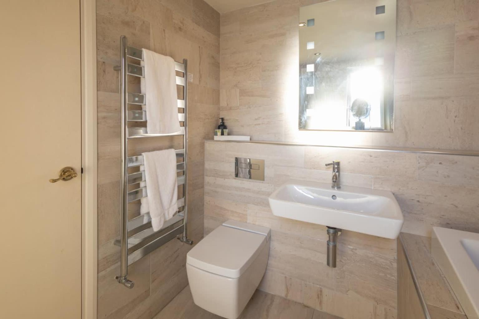 Host & Stay - The Raven Hotel Much Wenlock Værelse billede