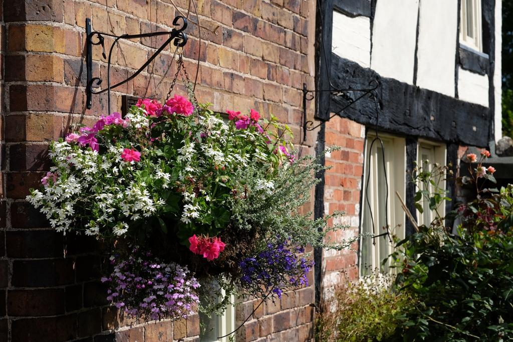 Host & Stay - The Raven Hotel Much Wenlock Eksteriør billede