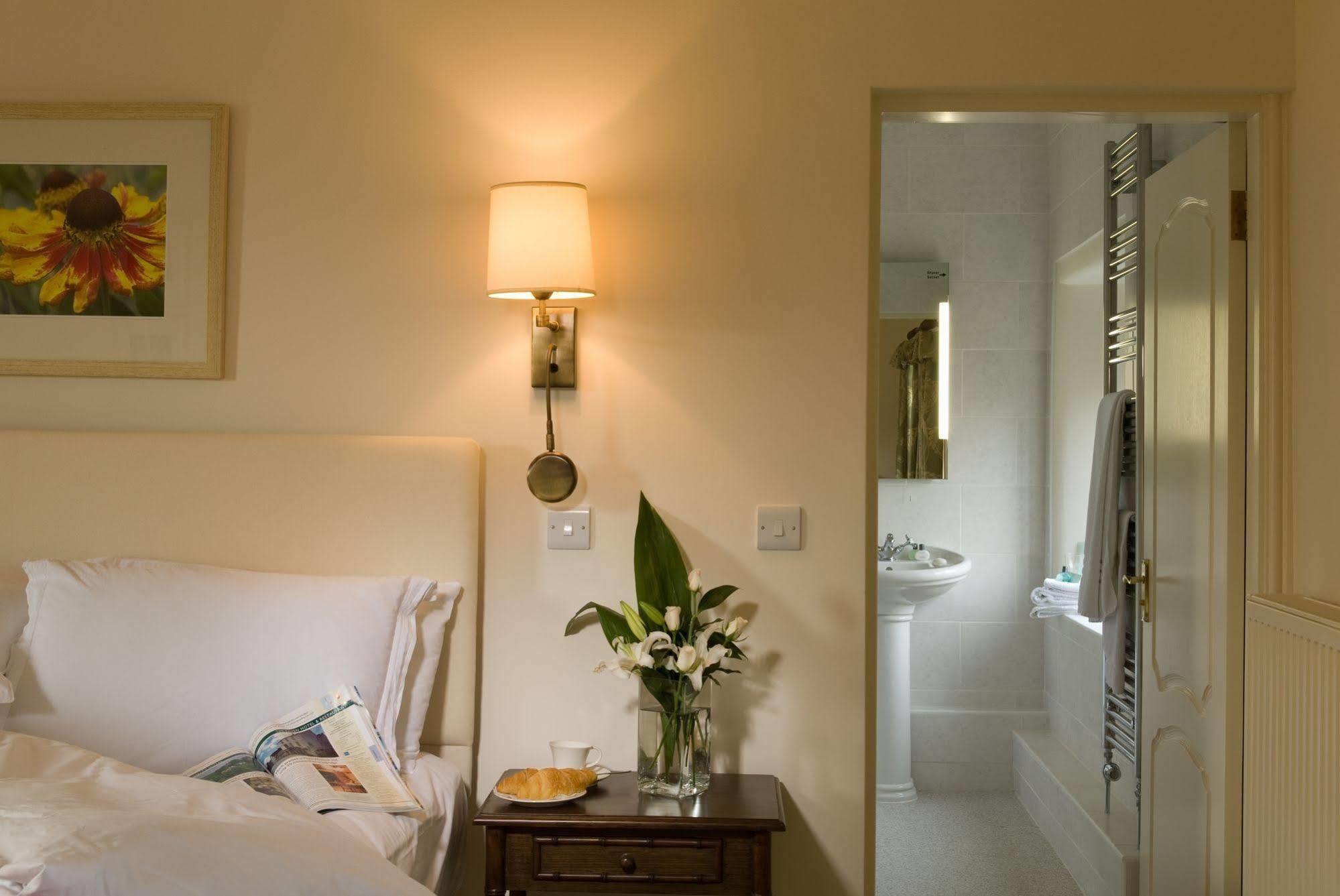Host & Stay - The Raven Hotel Much Wenlock Eksteriør billede
